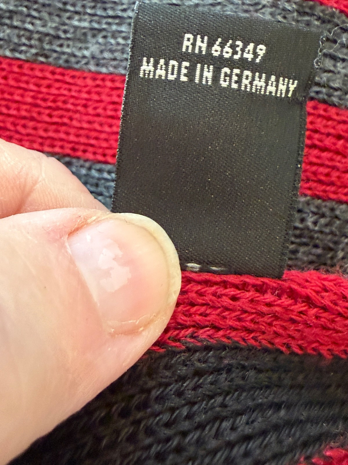 V. Fraas Mens Scarf Red, Navy Gray Stripes Wool Size 66 x 11 Made In Germany