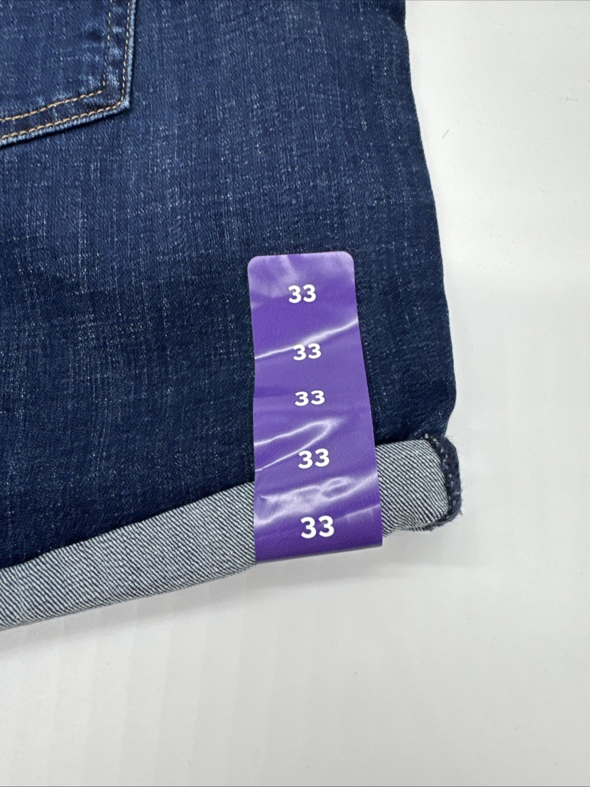 Levi’s Women’s Blue Mid Length Shorts Size 33, Slim Through The Hip Fast Ship