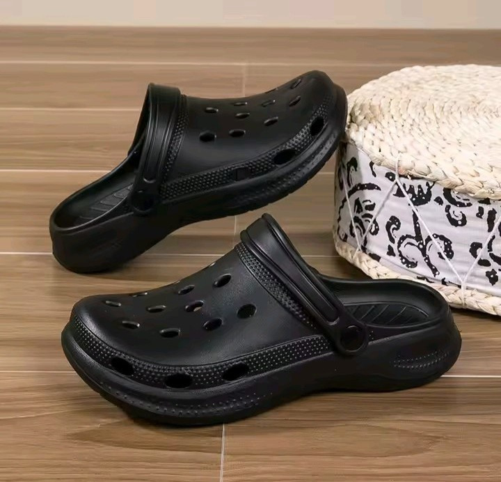 Unisex Clog Sandals Slip On Home Garden Beach Water Shoes Lightweight Comfort