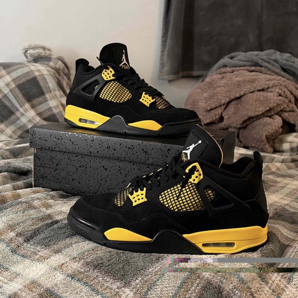 Jordan Air Jordan 4 Retro Thunder Black/Tour Yellow Mid Top DH6927-017