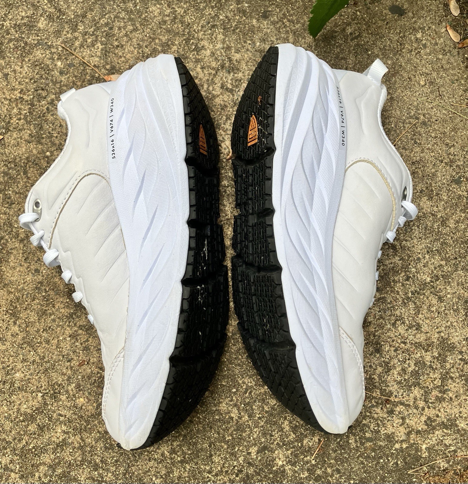 Hoka One One Bondi SR White Women’s 8 Leather Athletic Sneakers Slip Resistant
