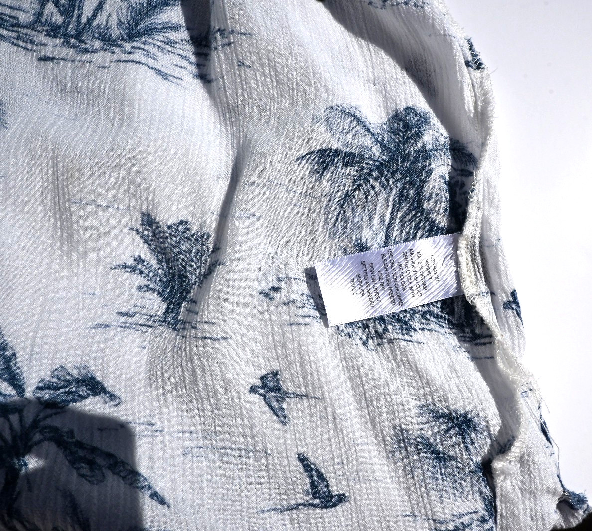 a.n.a A New Approach Tropical Toile Button Up Blouse White Blue Elephant XL