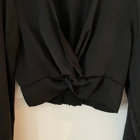 Wild Fable Long Sleeve Satin Low Cut Twist Front Cropped Top 2XL Free Ship NWT