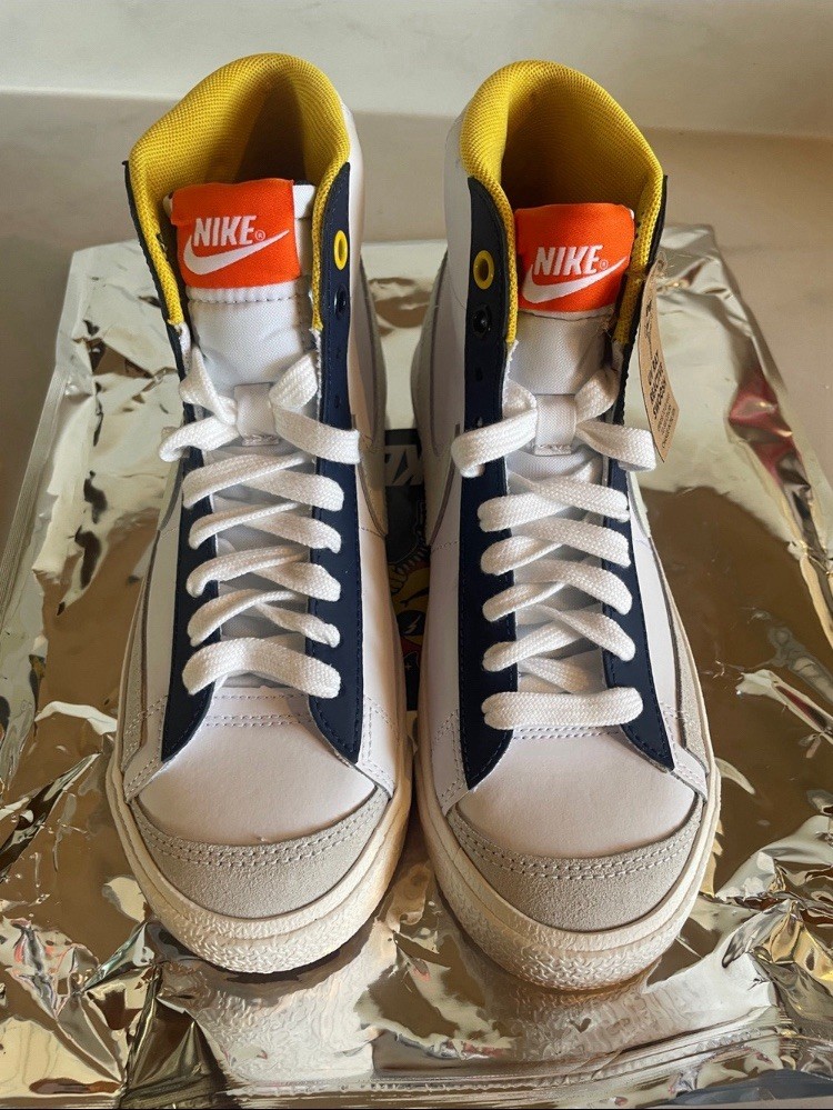 Nike – Men’s Blazer Mid UV Reactive Swoosh Sneakers White/Blue/Yellow