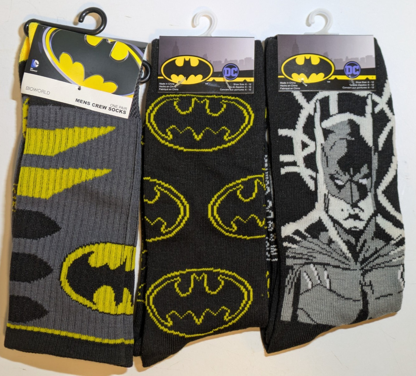 DC Comics Socks BATMAN SOCKS Novelty Socks – CREW – Teen / Adult One Size – NEW