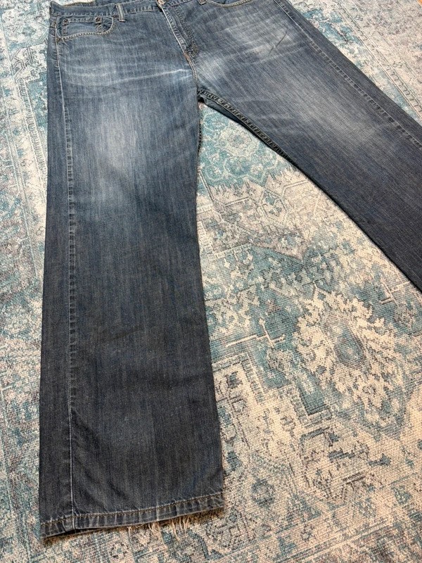 Vintage Levi’s 569 Loose Fit Jeans W38 L32