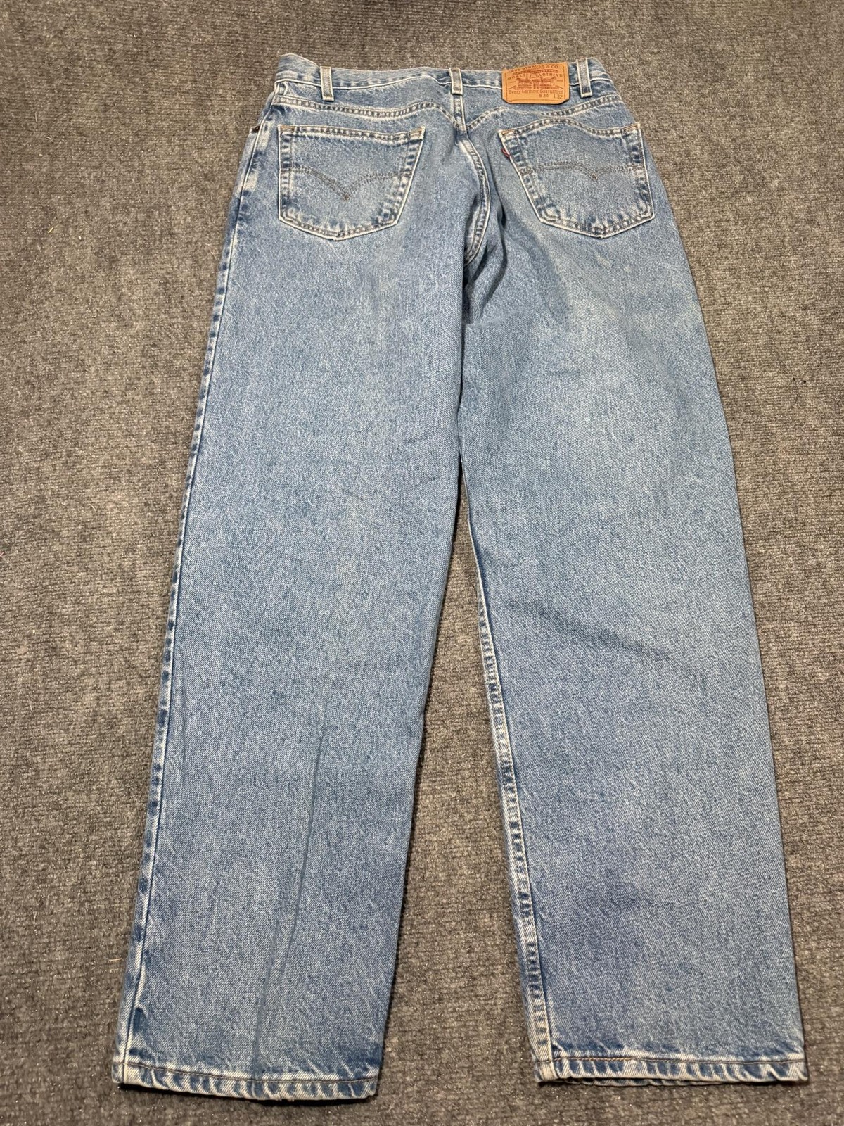 Levis Jeans Mens 34×32 Blue Relaxed Straight Leg Denim Light Wash Casual Classic