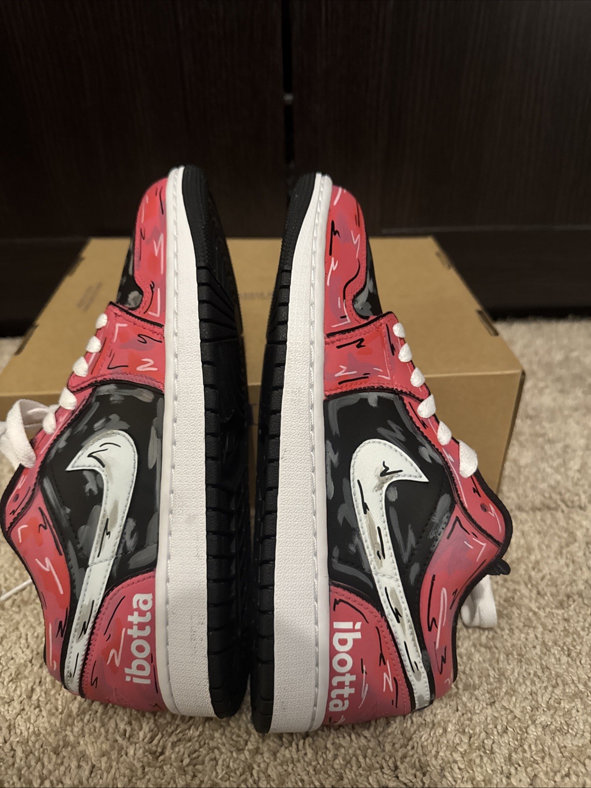 Cartoon Style Nike Jordan 1 Lows Men’s Size 7. Please See Description & Photos!
