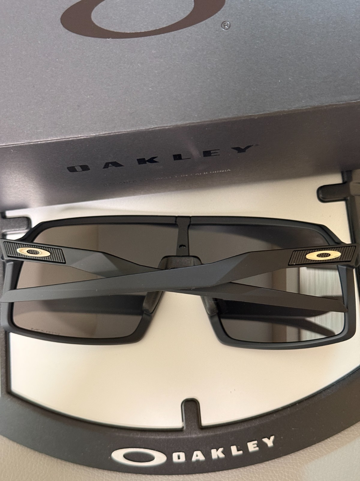 Oakley SUTRO Sunglasses OO9406 Matte Black/Black Lens / PRIZM / SBB