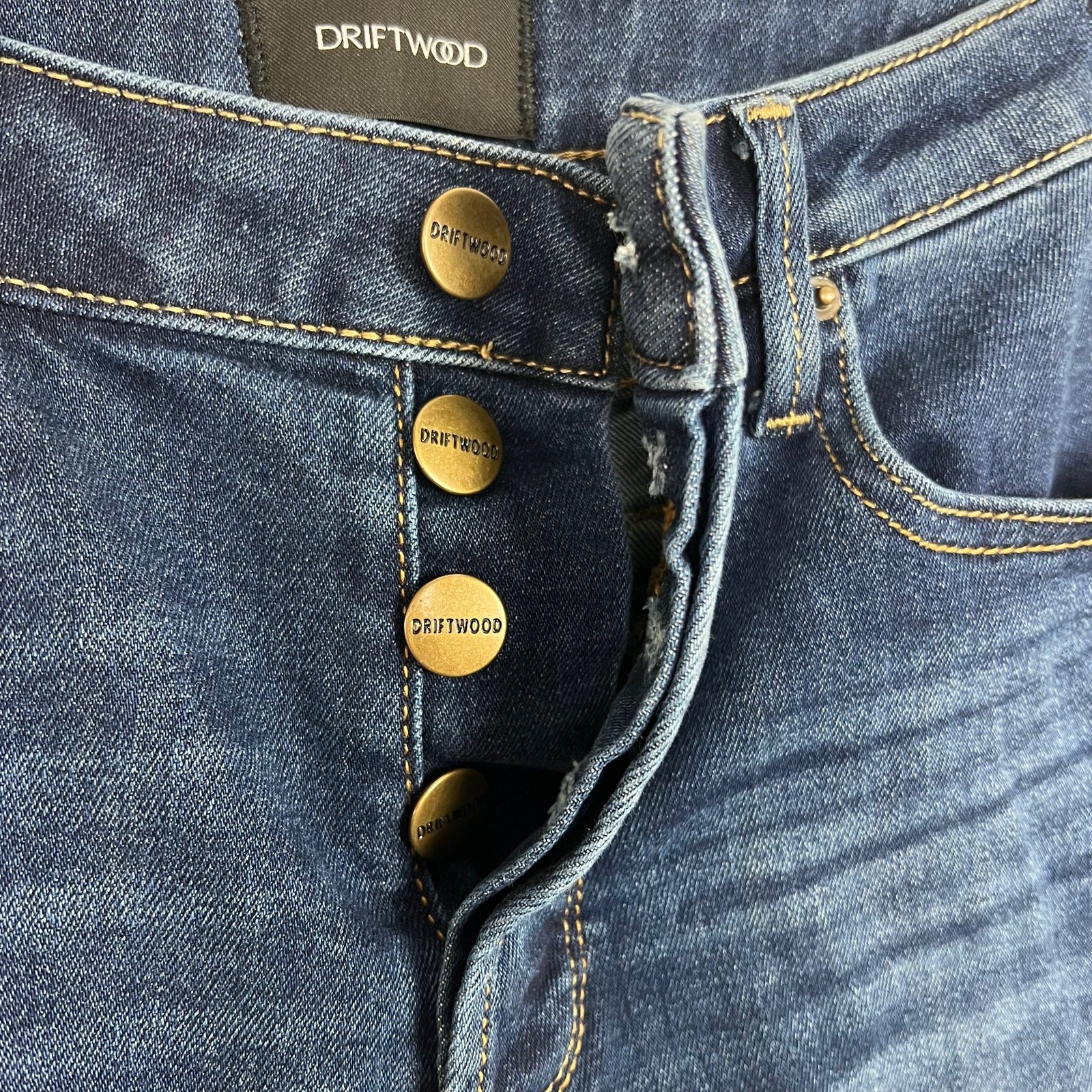 Driftwood Meg Size 28 Denim Cutoff Bermuda Jean Shorts Medium Wash Button Fly