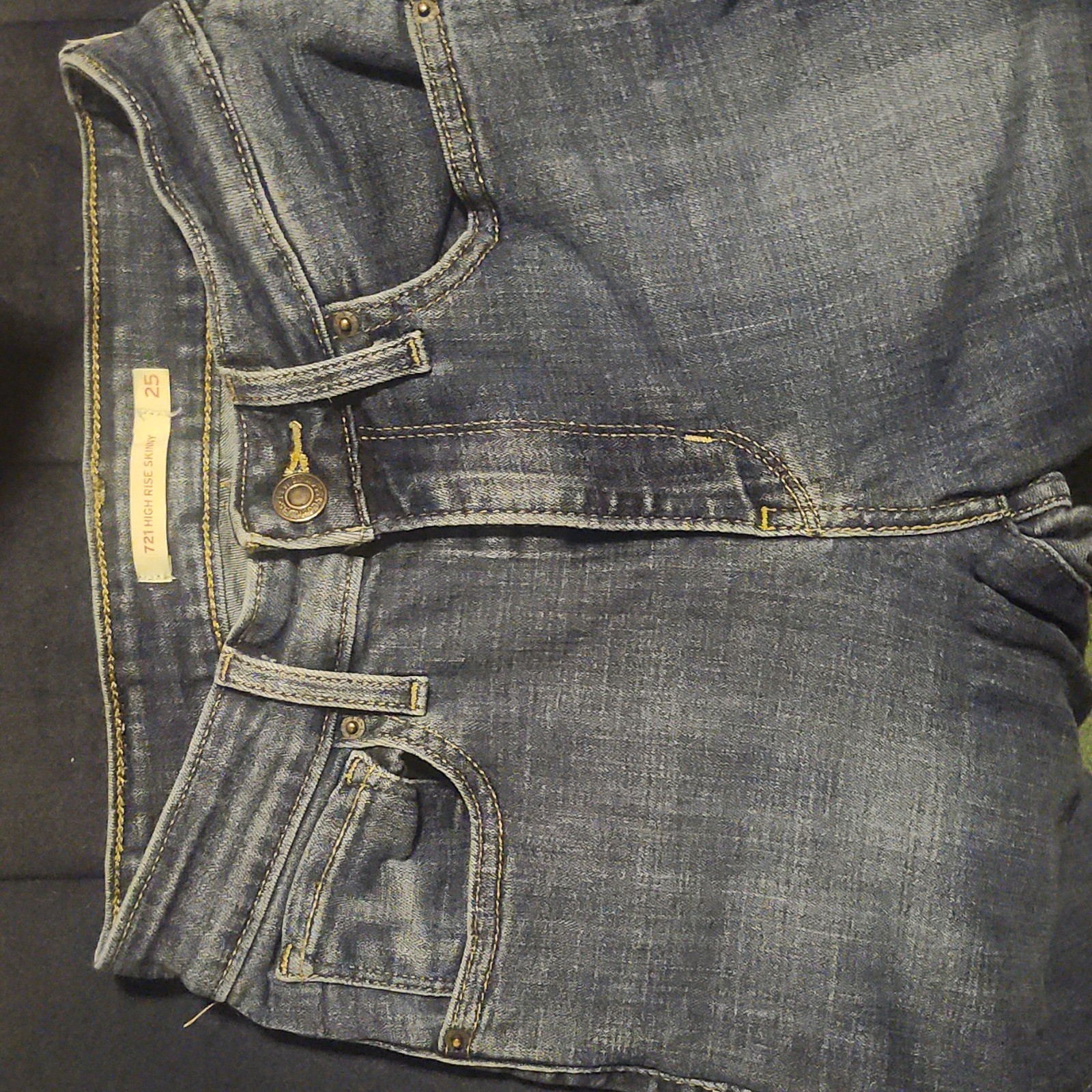 Levi’s 721 High Rise Skinny Slim Fit Medium Wash Blue Denim Jeans 5-Pocket