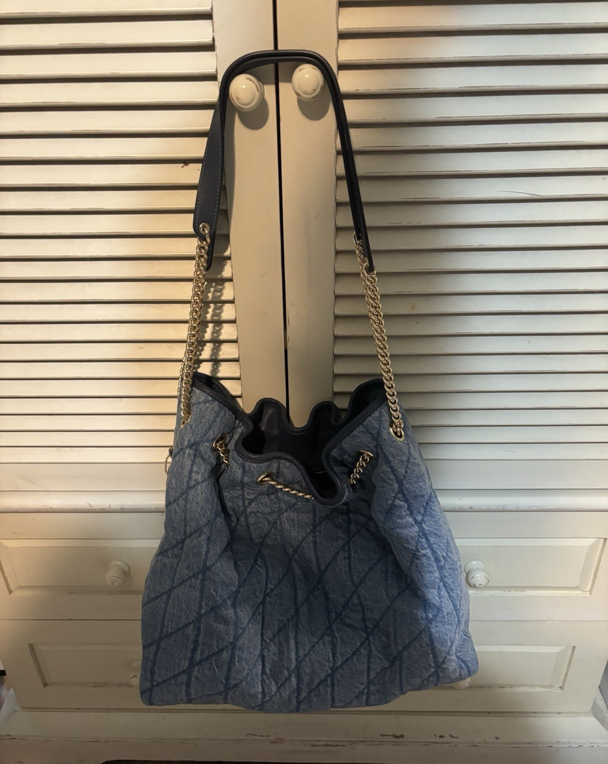 COACH Blue Quilted Bucket Drawstring Shoulder Bag Gold Hardware Chain Strap