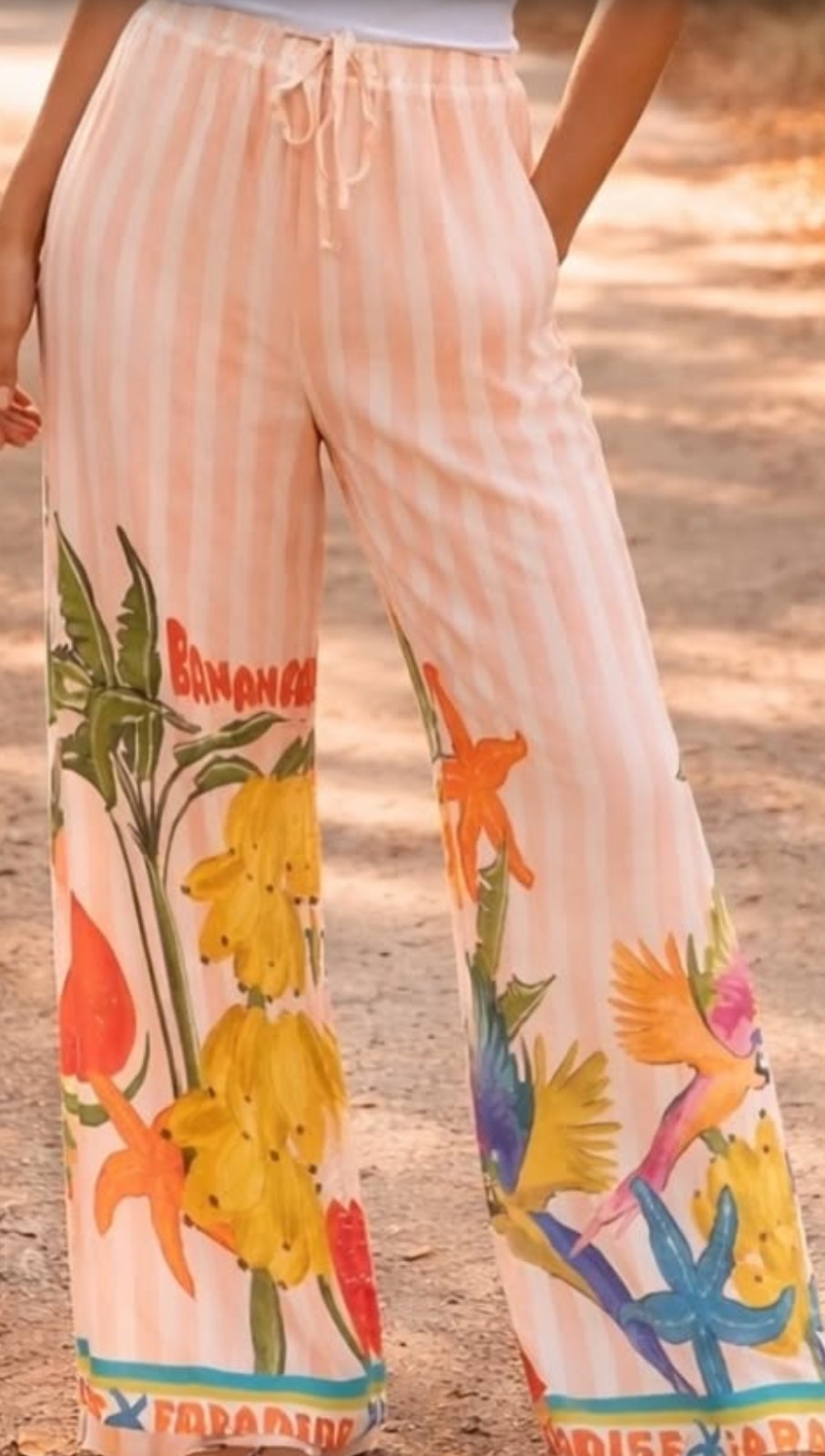 NEW WITH TAGS LADIES PAPER HEART MACAW FULLY LINED PANTS SIZE 8 – 10
