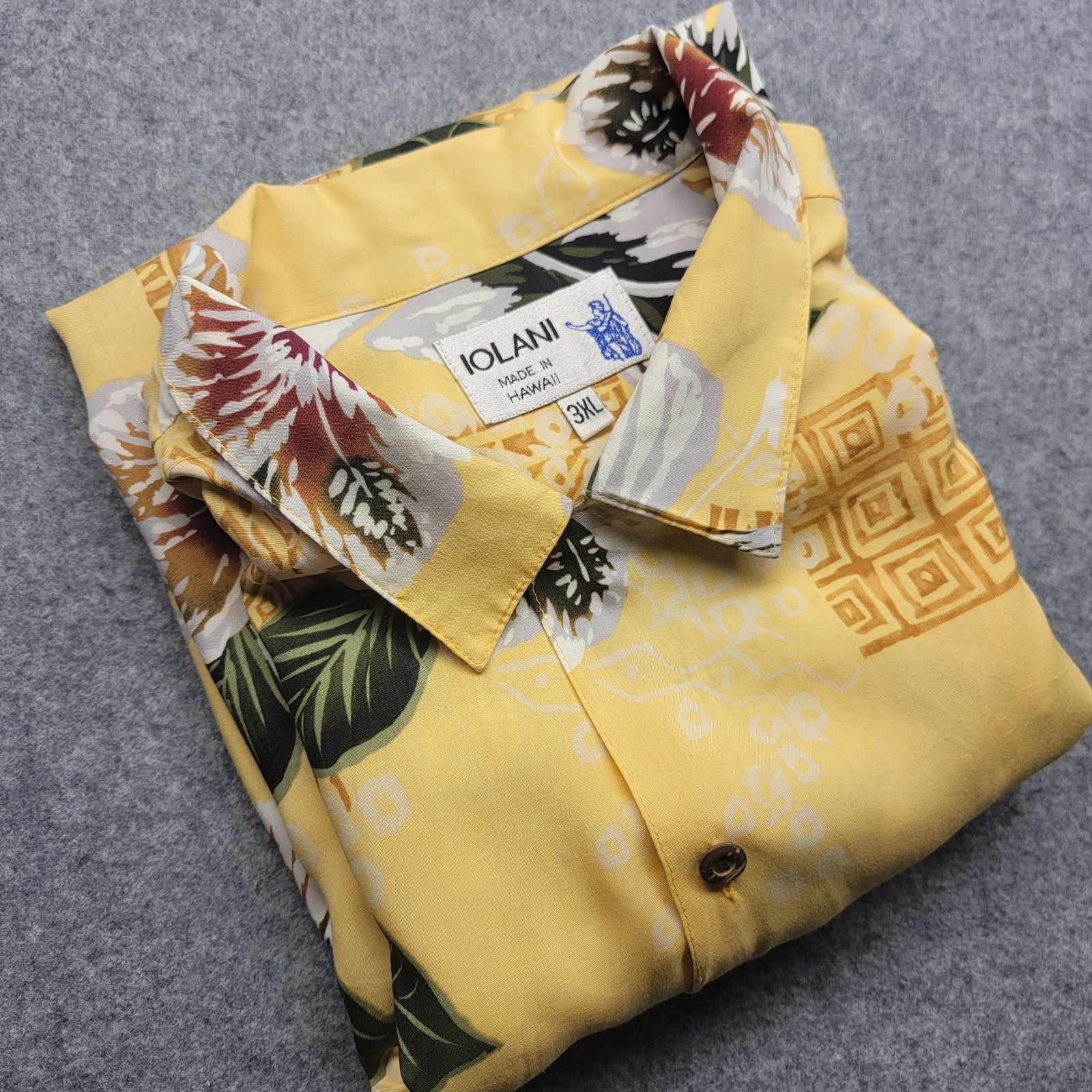 Iolani Hawaiian Vintage Adult 3XL Yellow Rayon Floral Button Up