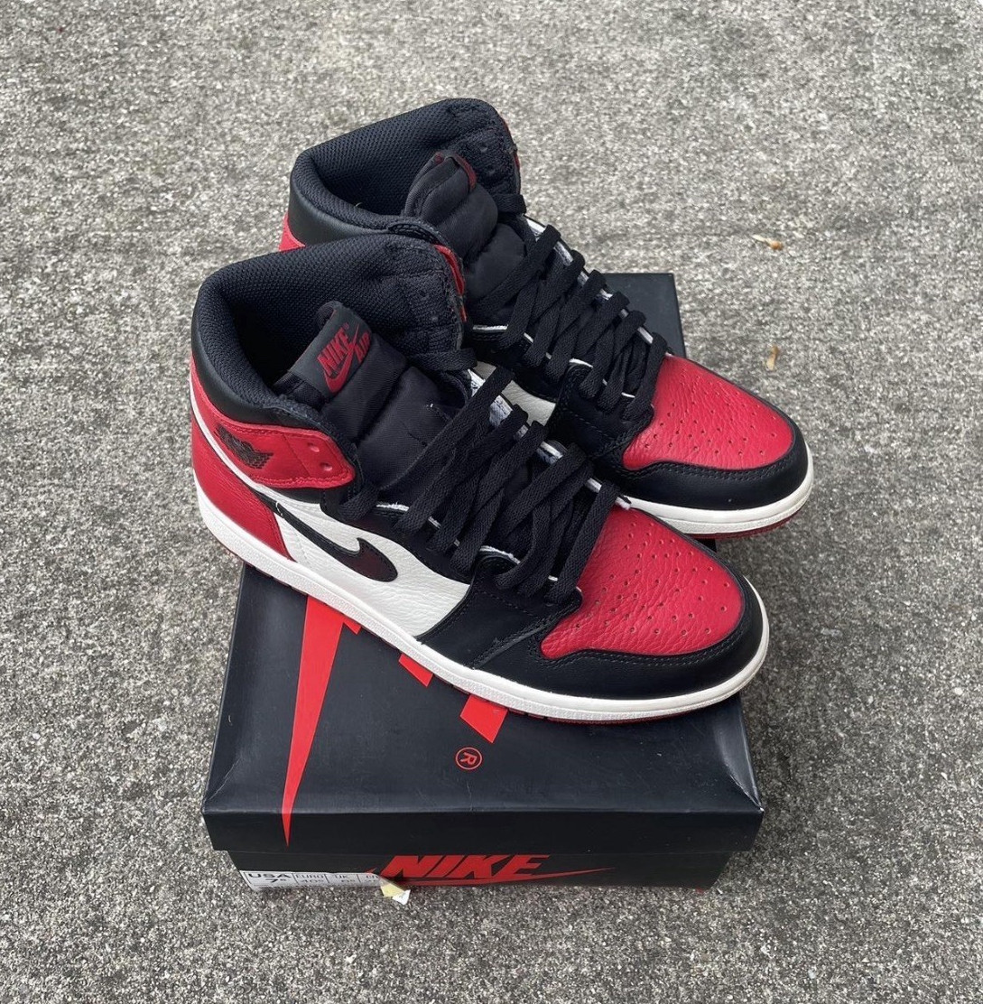 Nike Air Jordan 1 Retro High OG Bred Toe Size 7.5