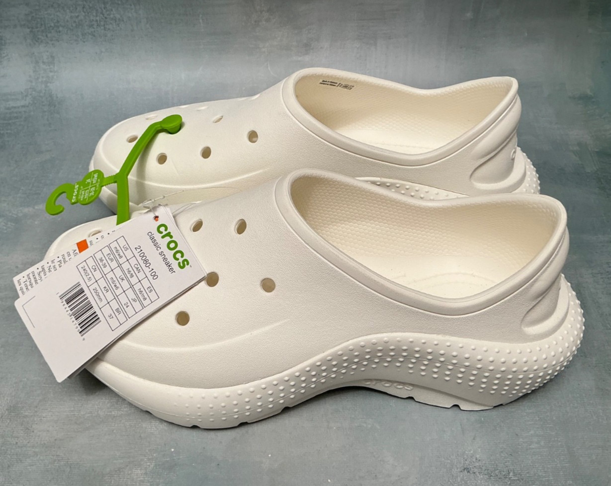 Crocs White Classic Sneakers W/8 M/6 NWT
