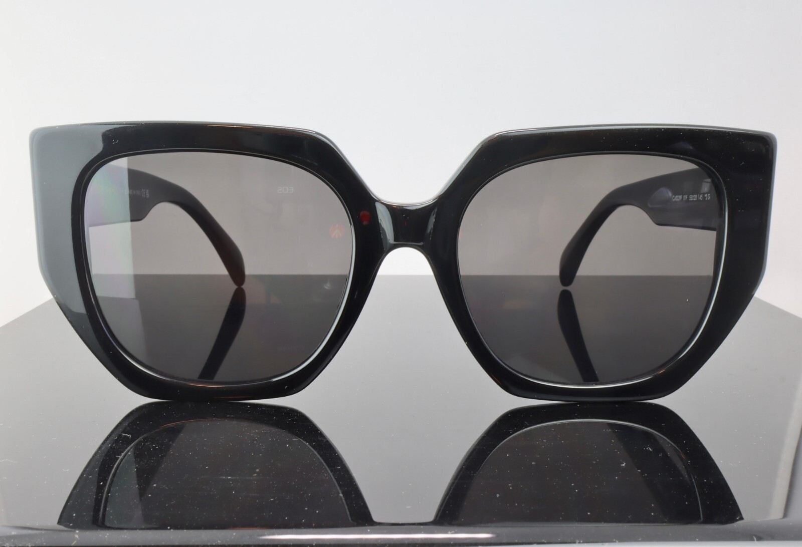 Celine CL40239F 01F Black / Grey Lens Square Oversized Sunglasses 100% UV