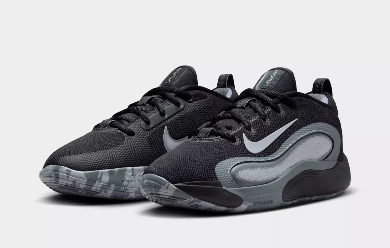Kid’s Nike IsoFly Basketball Gym Shoe (GS) Black/Wolf Grey-Cool Grey FN4384 001