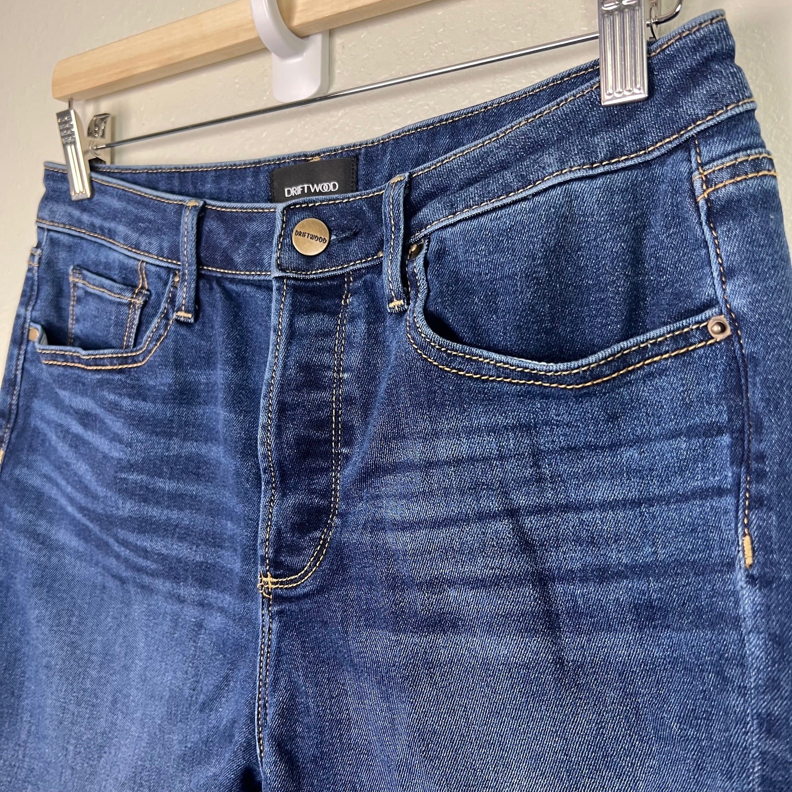 Driftwood Meg Size 28 Denim Cutoff Bermuda Jean Shorts Medium Wash Button Fly
