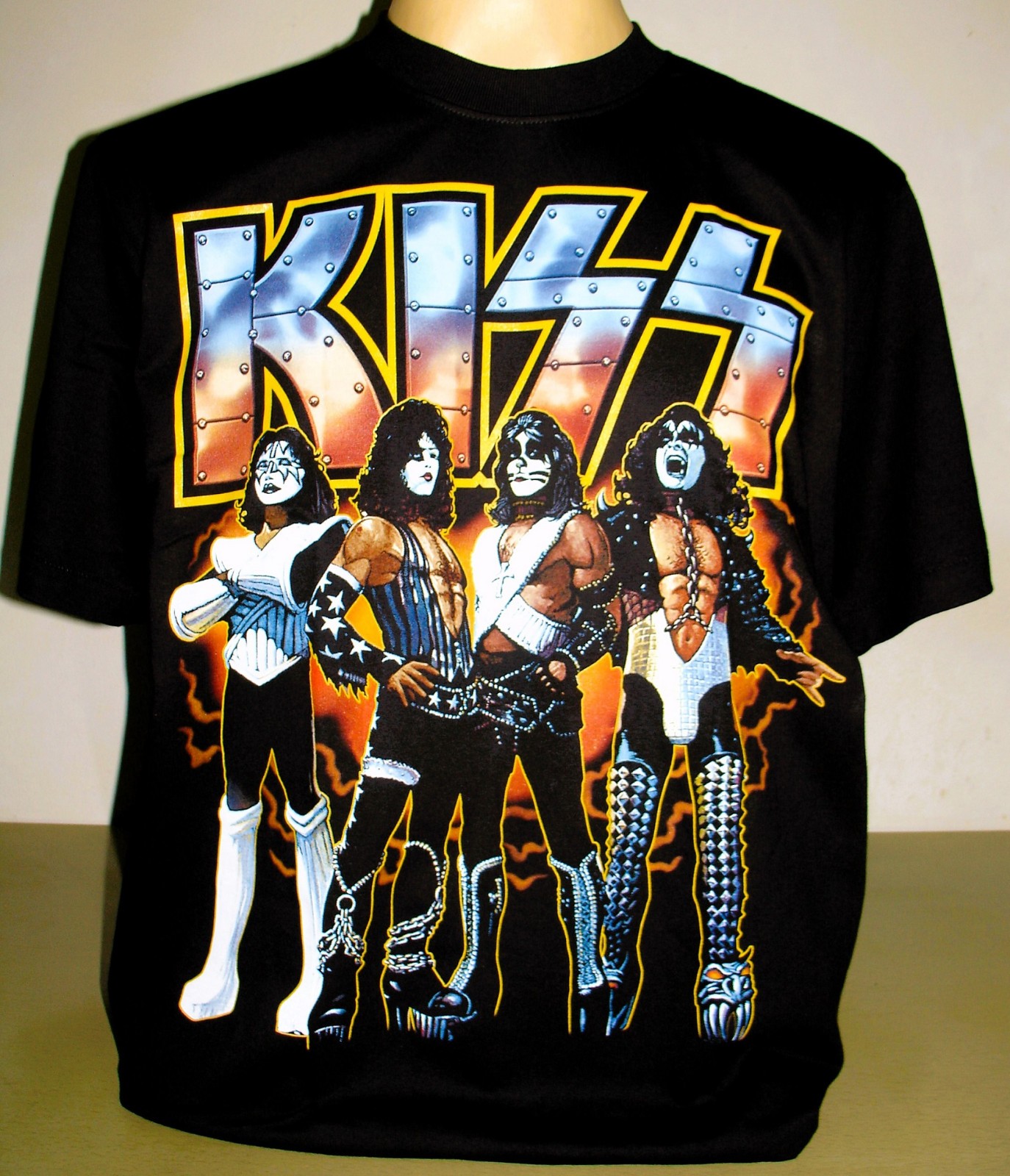 Kiss Love Gun Design T-Shirt Size S M L XL 2XL 3XL Rock Band XXL XXXL New!