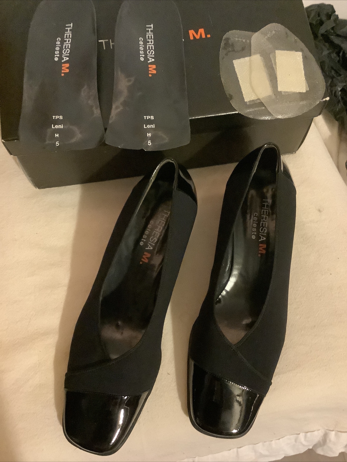 Theresia M Pumps ~Black 7.5 W Leather/Patent Leather~ Non Slip Soles ~Worn Once