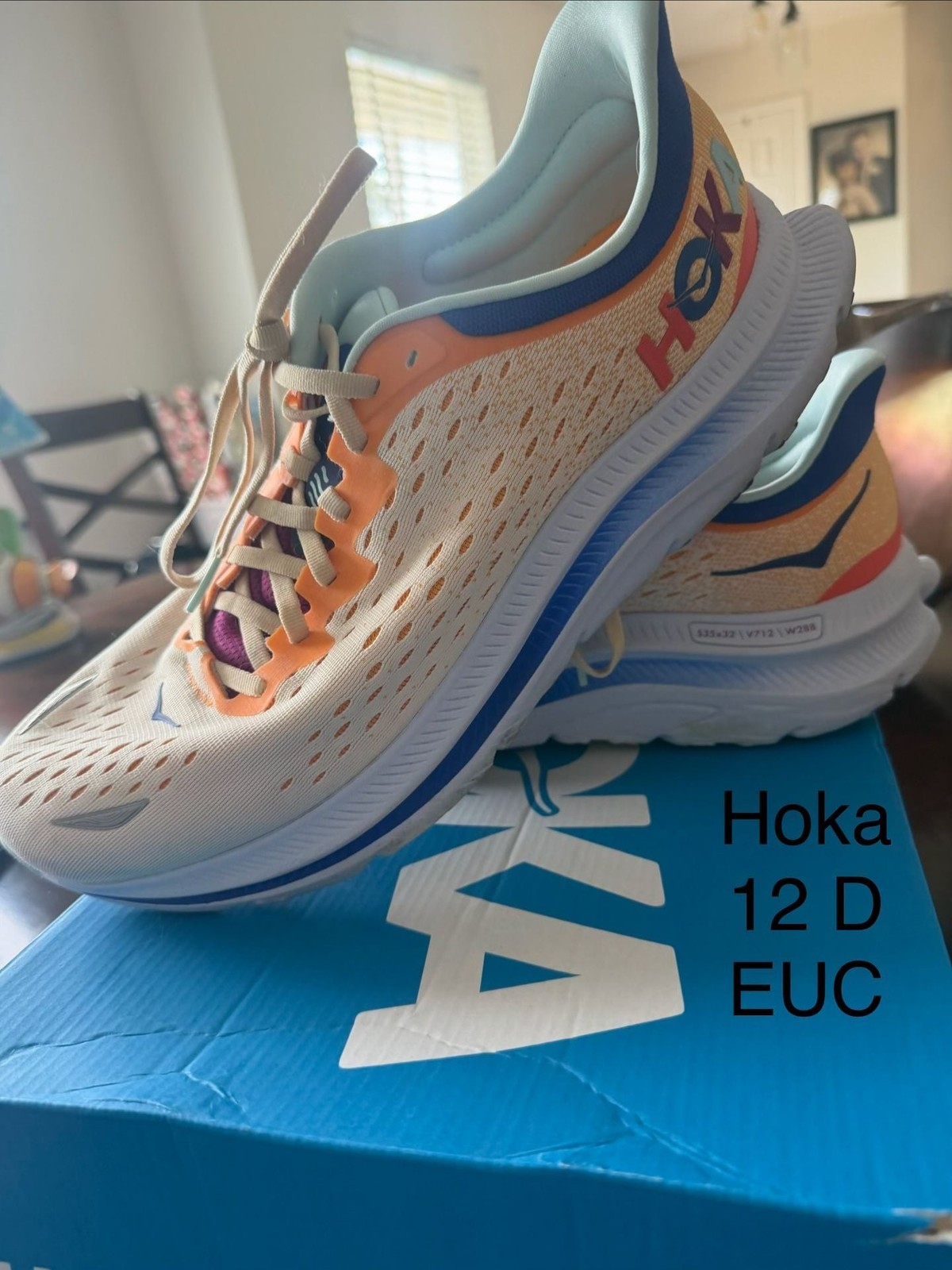 HOKA Kawana Running Shoes in Short Bread / Bluing