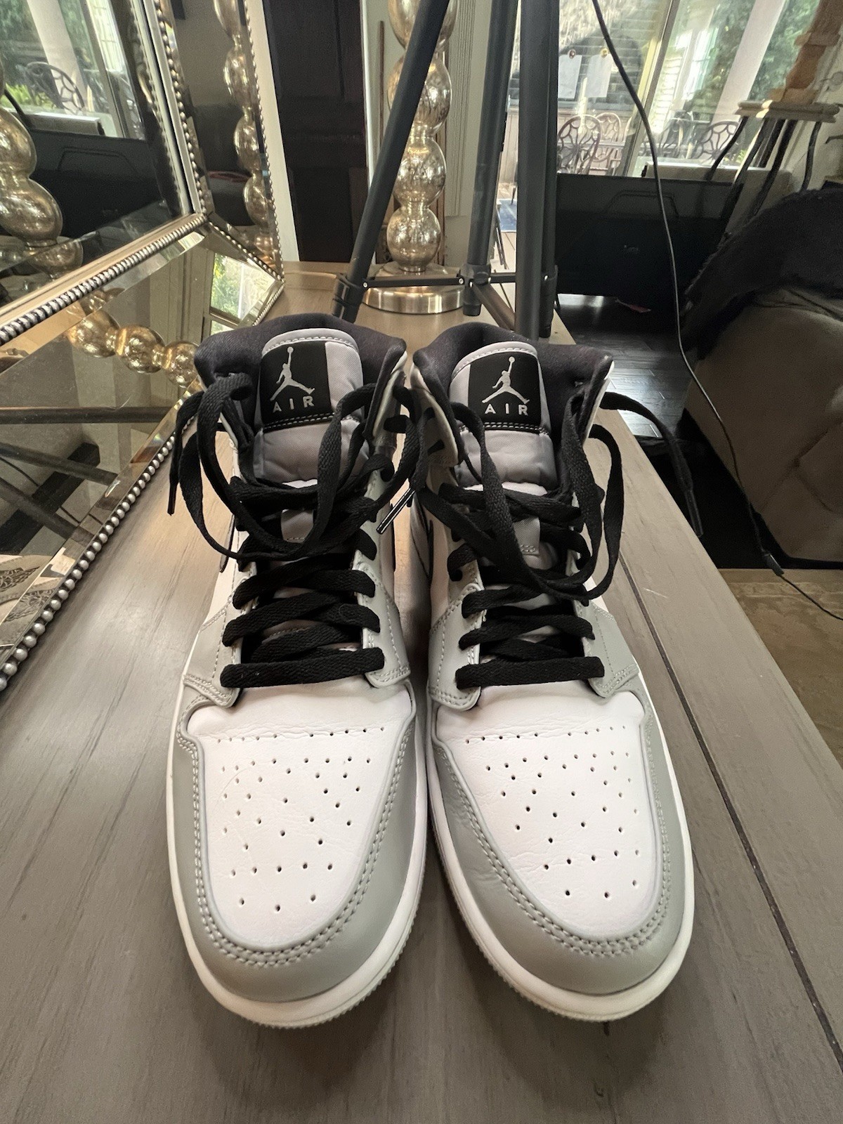 Jordan Air Jordan 1 Mid Top “Smoke Grey” Light Smoke Grey/Black-White Size 9.5