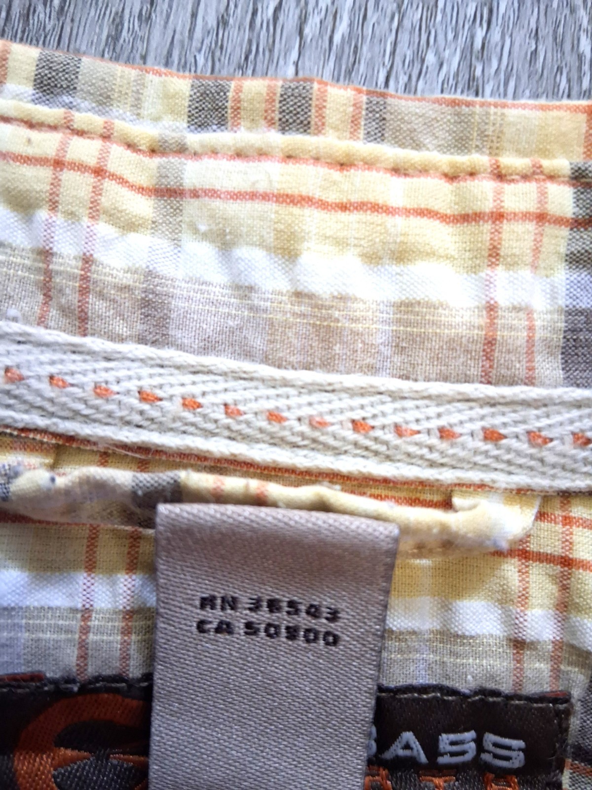 GH Bass Earth Men’s Small Yellow Plaid Seersucker Short Sleeve Button Up Shirt