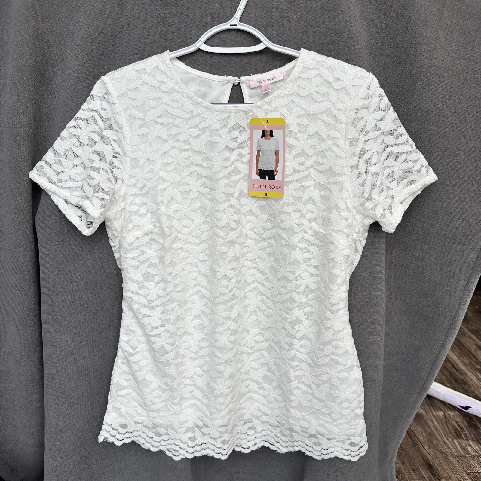 Teddi Rose Womens White Lace Blouse Short Sleeve Round Neck Floral Top NWT