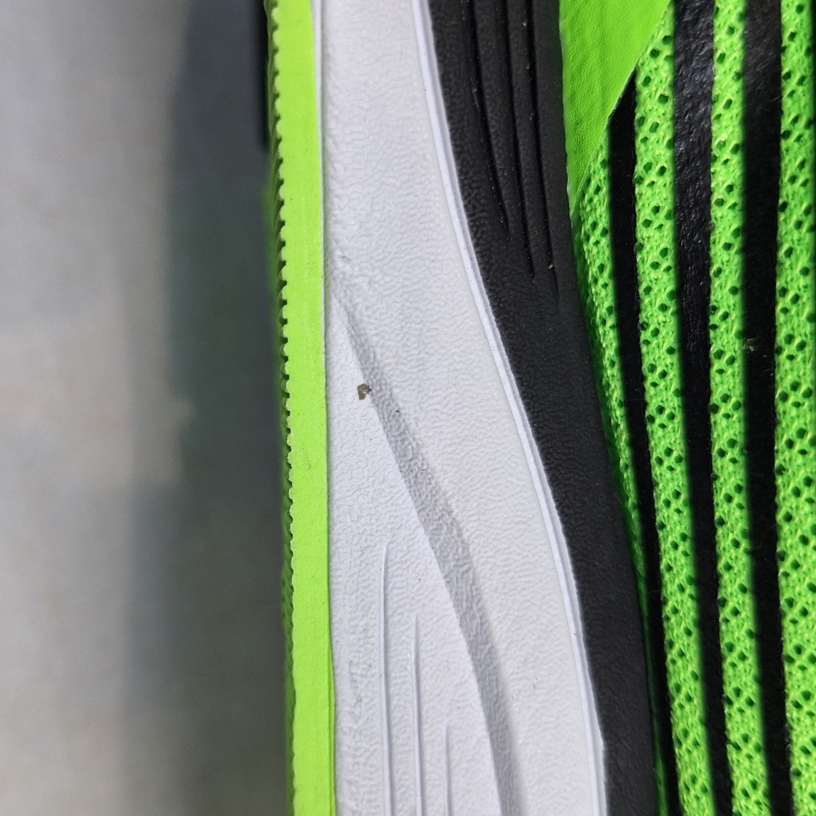 Avia MNAV4400004 Men’s Size 12 Neon Green Running Shoes | Discontinued Model