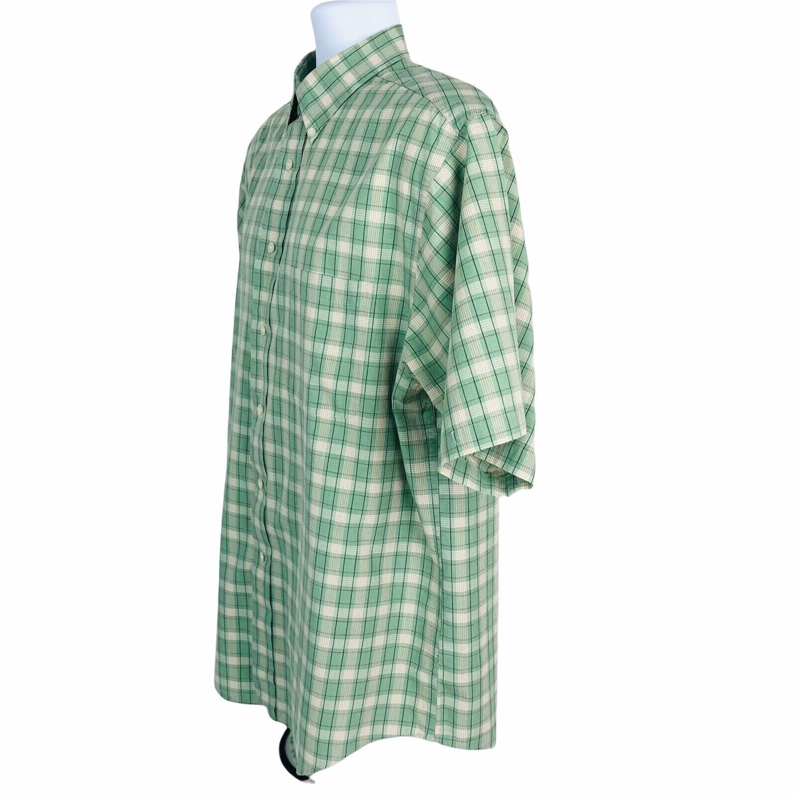 Roundtree & Yorke Men’s Shirt L Large Button Down Green Beige White Plaid Cotton