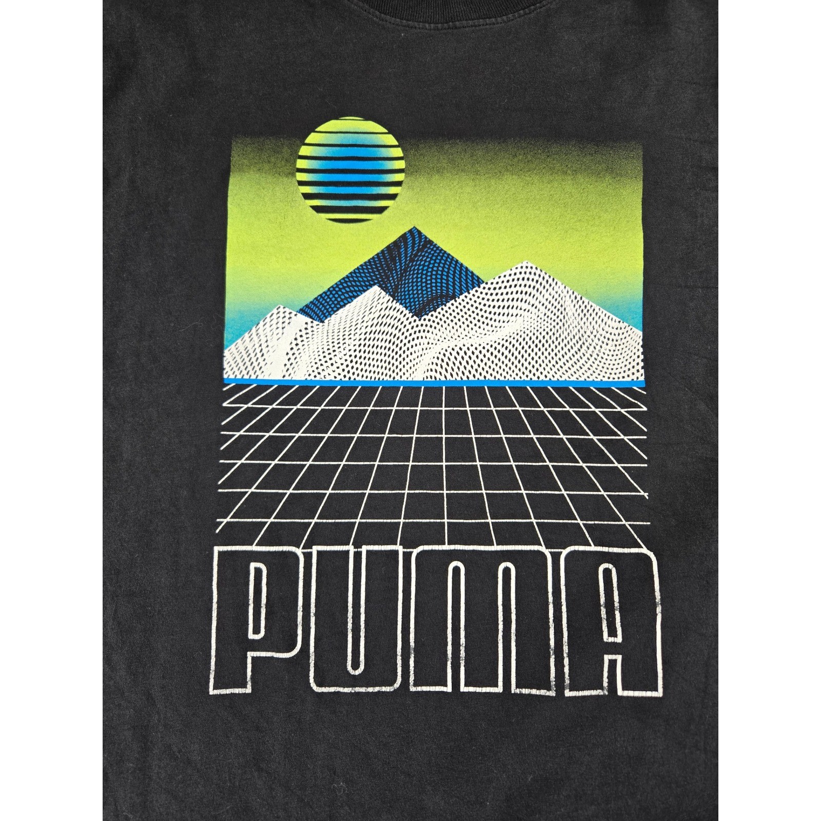 Puma Mens XL Black Graphic T-Shirt Retro Vaporwave Mountain Grid Print Tee