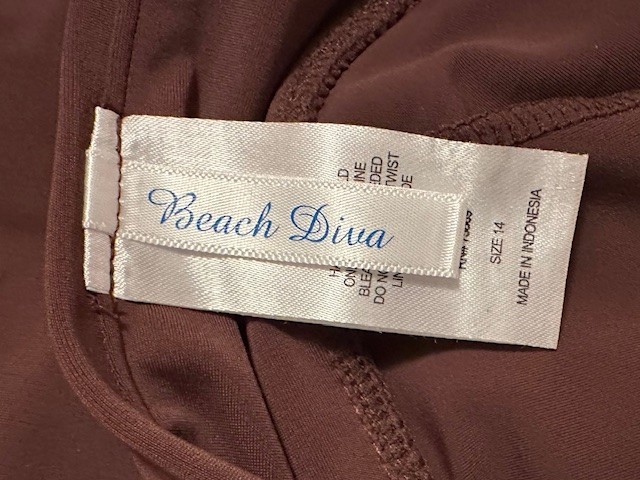 Woman’s Beach Diva Size 14 Swim Bottom Shorts Brown 81% Nylon 19% Spandex
