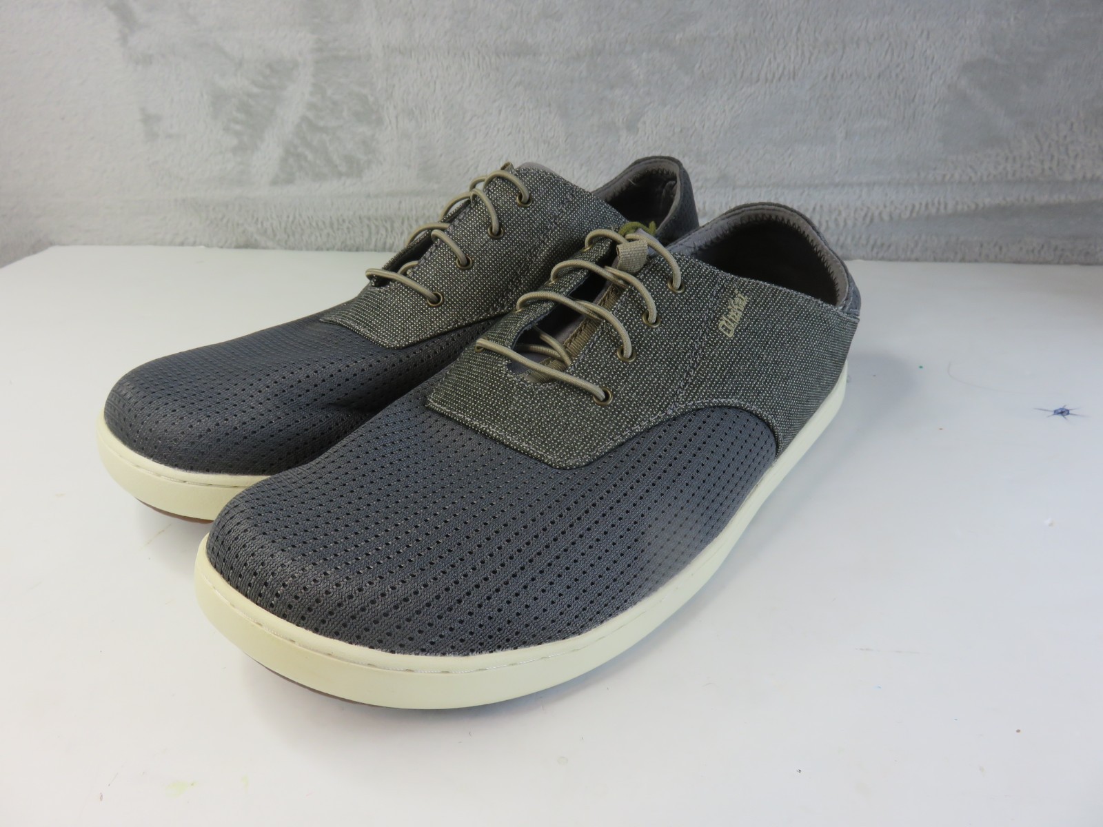 OluKai Nohea Moku Men’s Casual Sneakers Gray Size 9 Lightweight Shoes 10283-2610