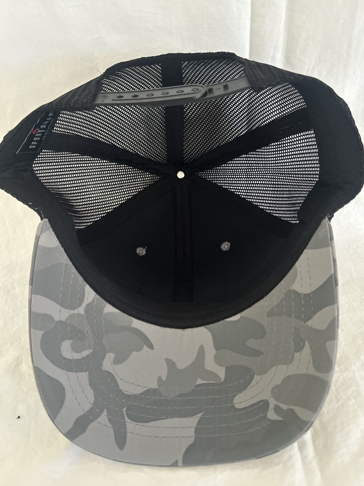 NWT Sportsman Traditional Lo-Pro Mesh Trucker Adjustable Strap Cap Hat Gray Camo