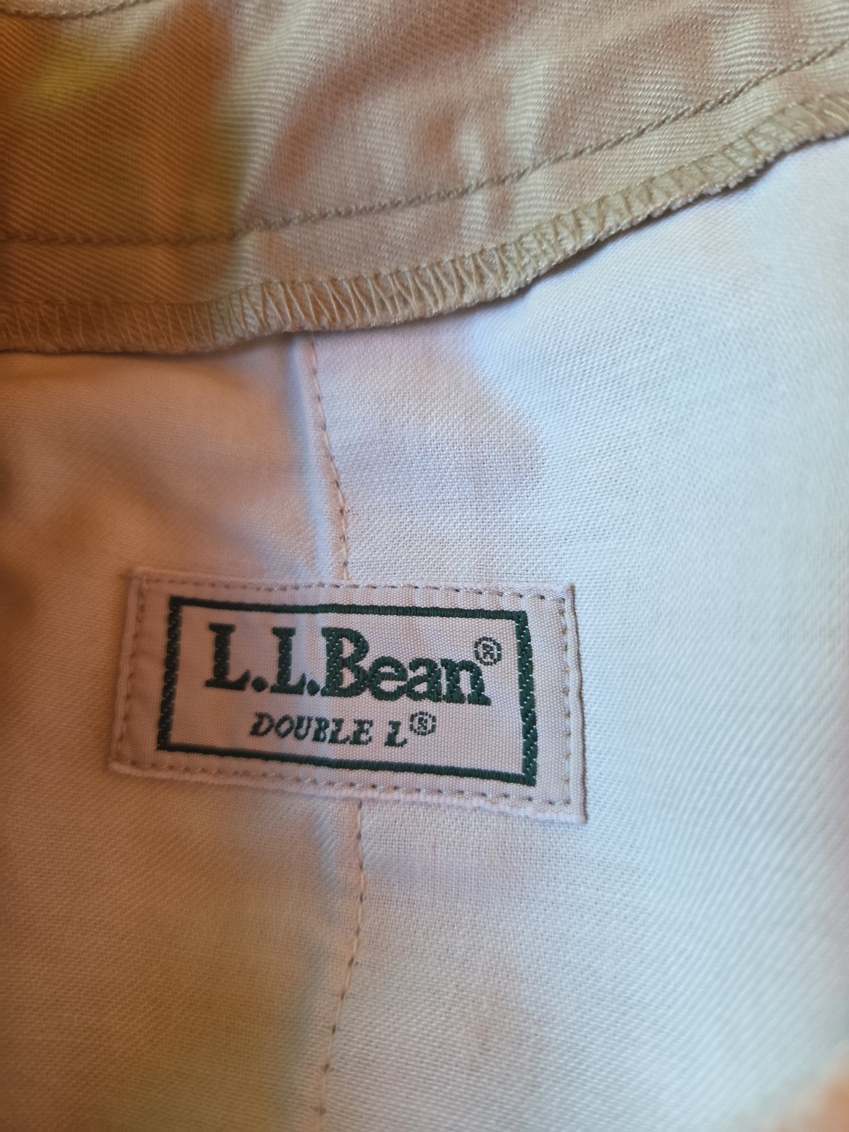 LL Bean Mens Tan Khaki Mens Pleated Chino Pants Comfort Waist 34×31 Cotton Blend