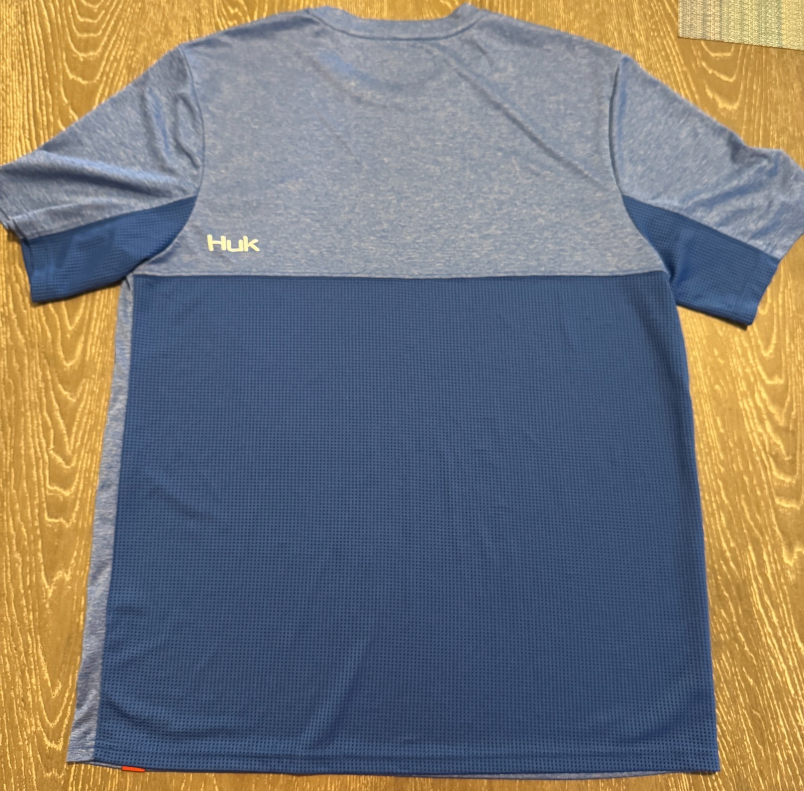 HUK Performance t-shirt blue polyester 2-tone back Mens L