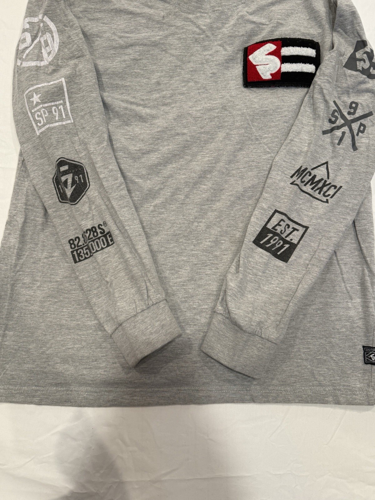Southpole Y2K Gray Long Sleeve Graphic Shirt L Patch Logo Streetwear