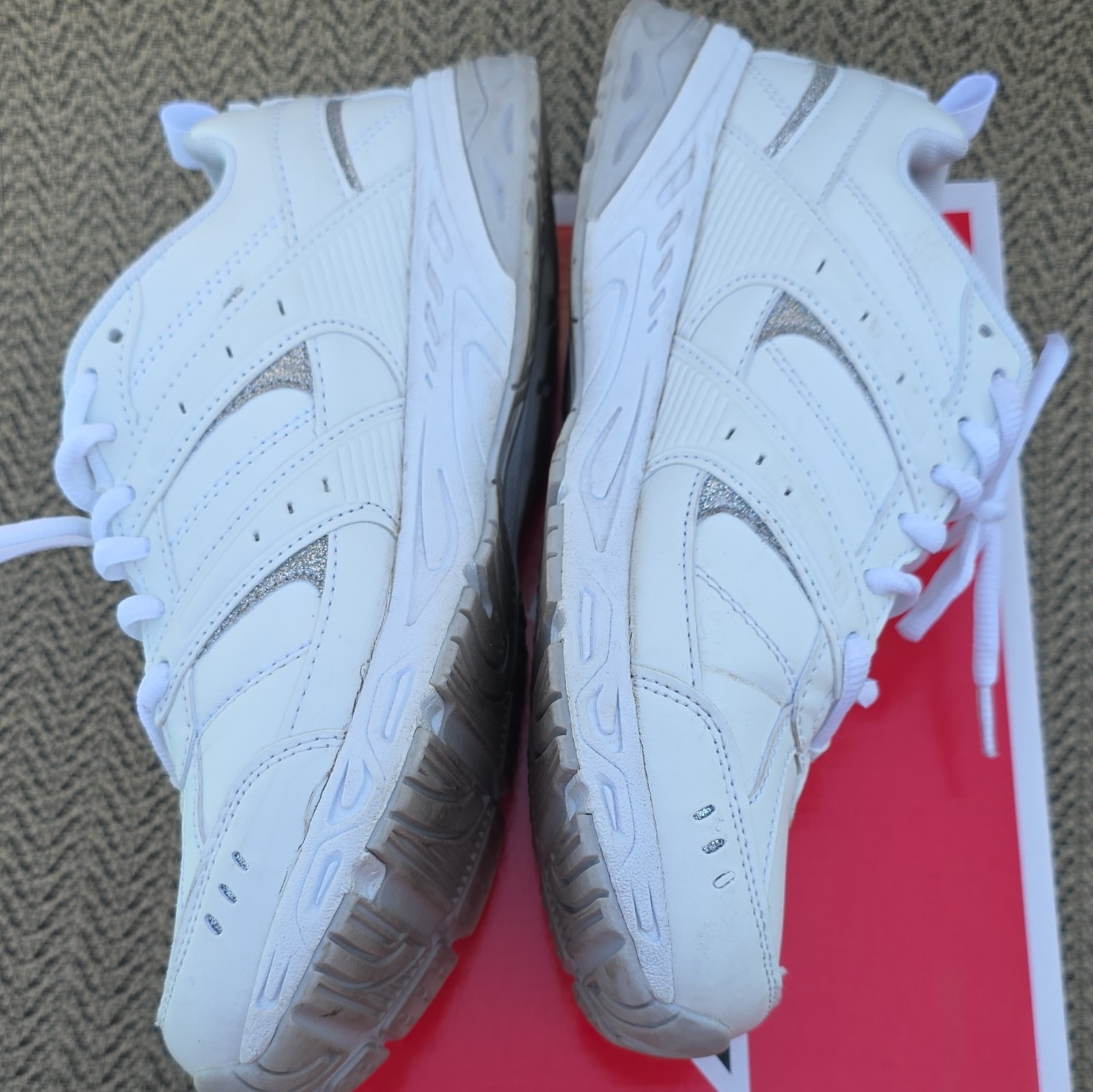 Avia Avi-Verge Women’s Lace-Up Mesh Low Top Sneakers White/Silver A1313WWAS