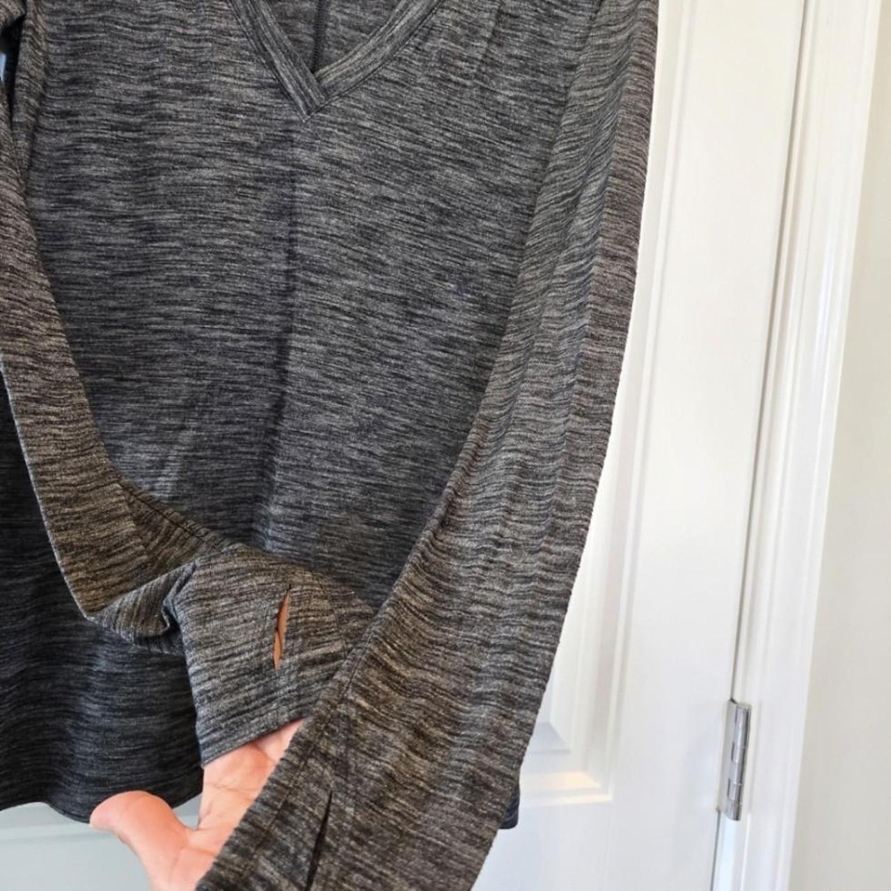 Lululemon & Go Everywhere Long Sleeve Top Heathered Gray V-Neck Pleated Peplum