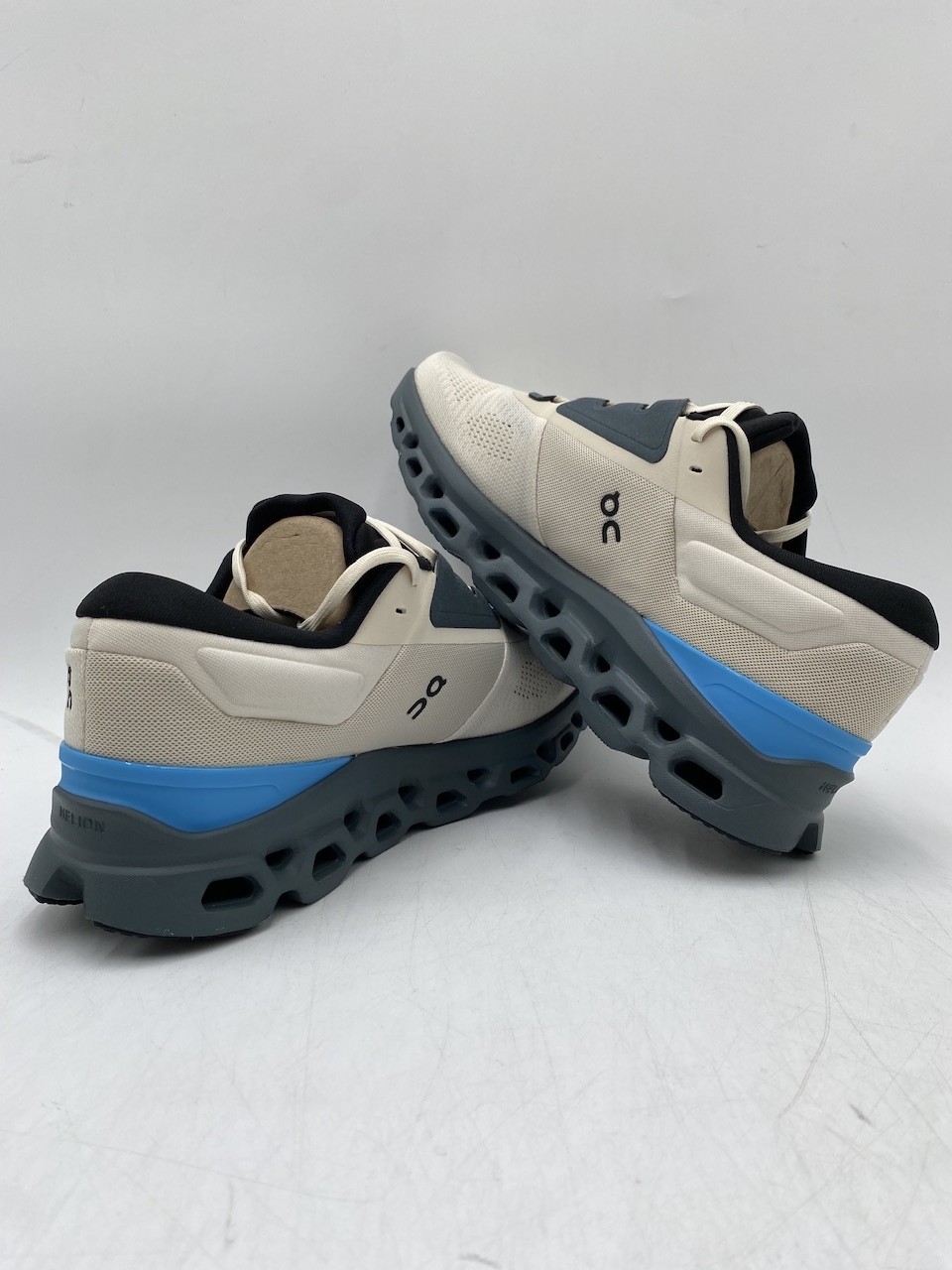 On CLOUDSTRATUS 3 Men’s NEW Running Shoe Green/Horizon Multiple Sizes