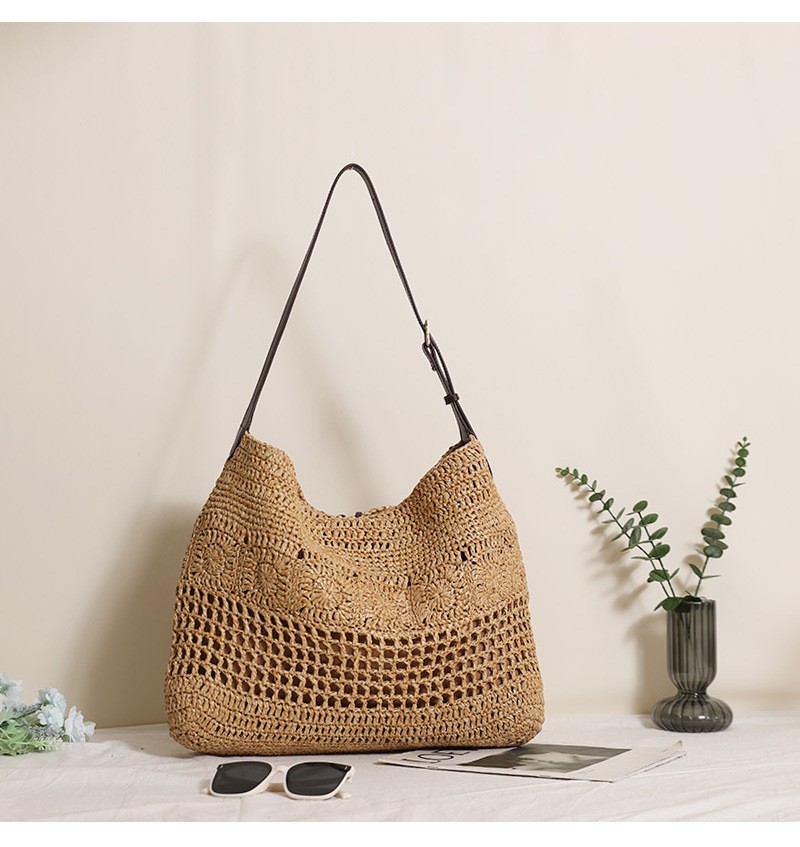 New Fashion Large Capacity Shoulder Tote Straw Bag Hollow Flower Woven Beach