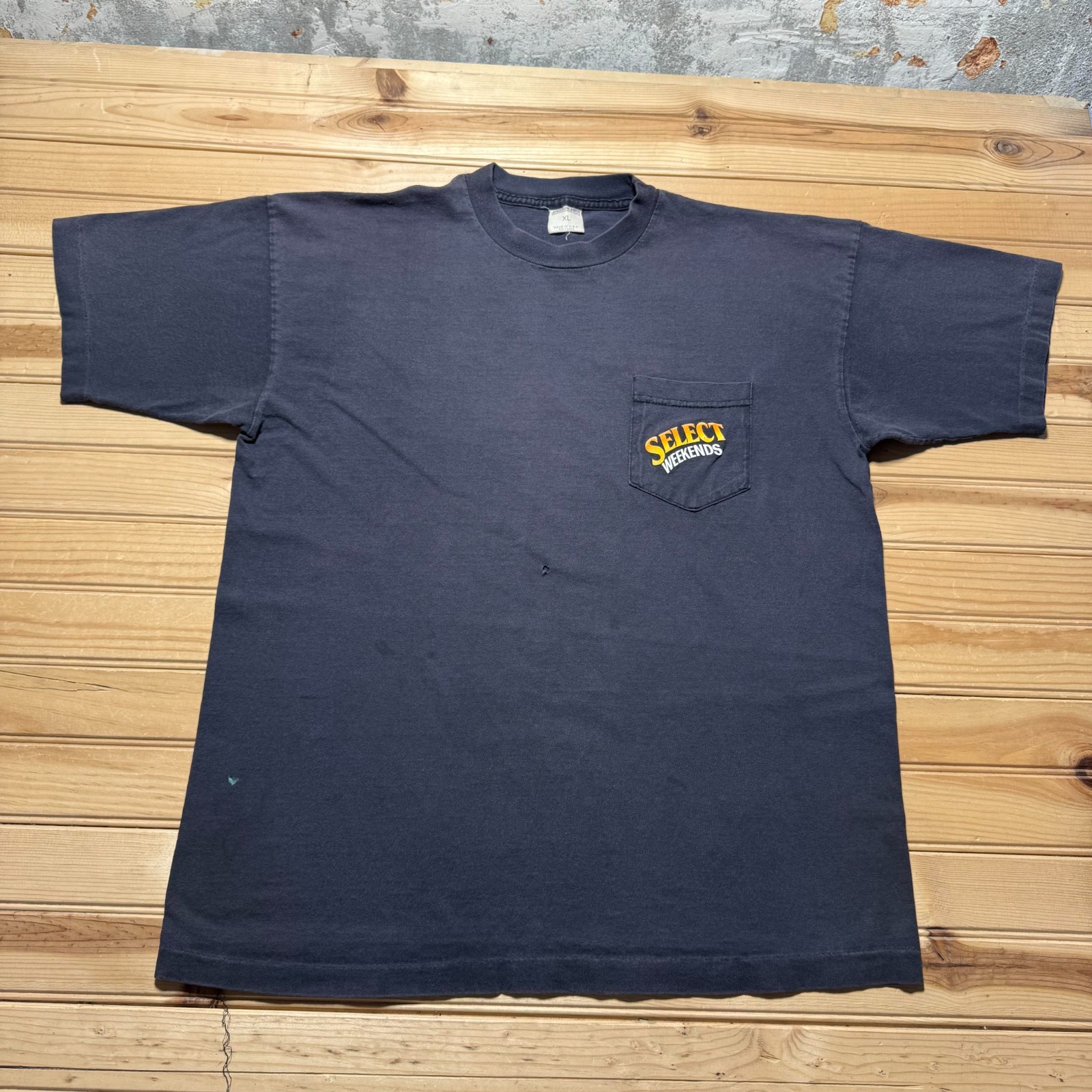 Vintage 1994 Select Weekends Armadillo Food & Spirits Pocket T-Shirt USA Made XL