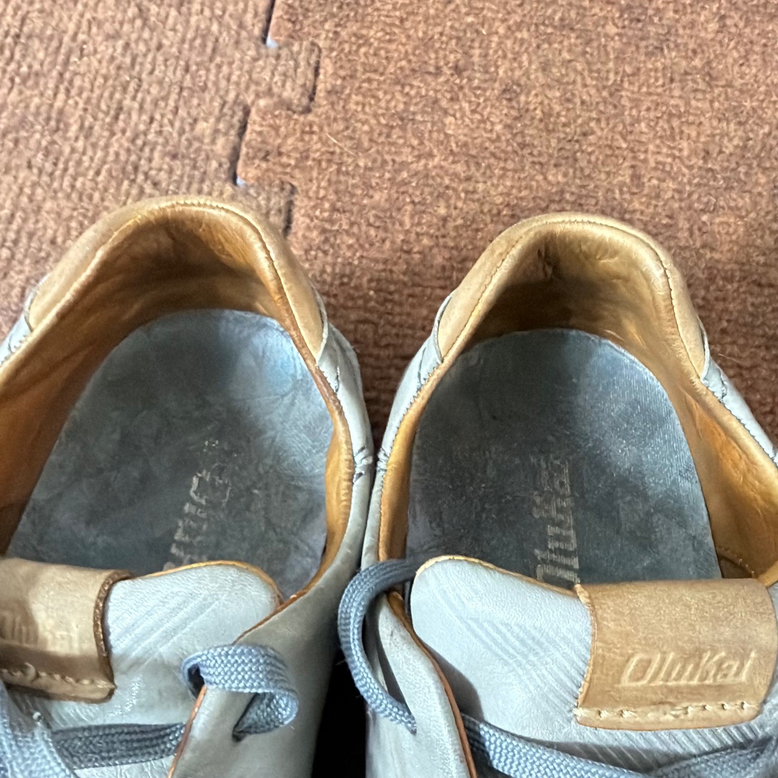 OluKai Lae’ahi Li ‘Ili Mens Leather Sneakers Grey Low Top Shoes Drop-In Heel C+