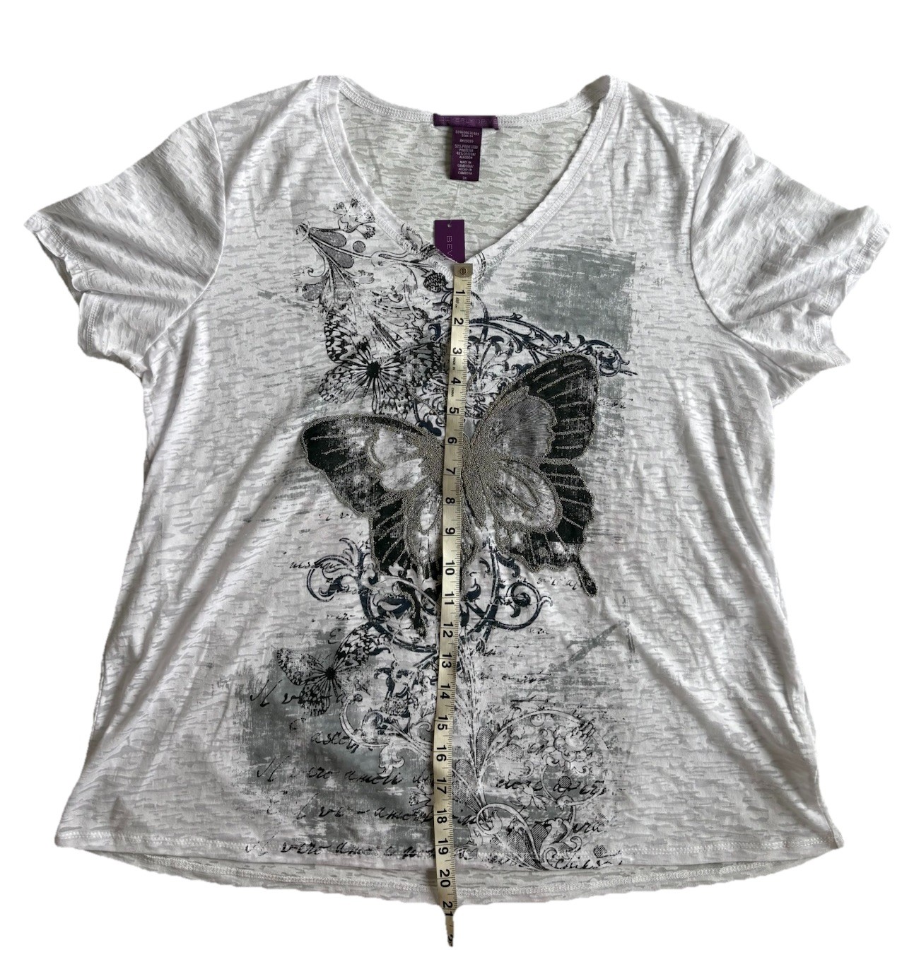 Beverly Drive Women’s Y2K 3X Plus White Knit V-Neck Tee Butterfly Graphic Beaded