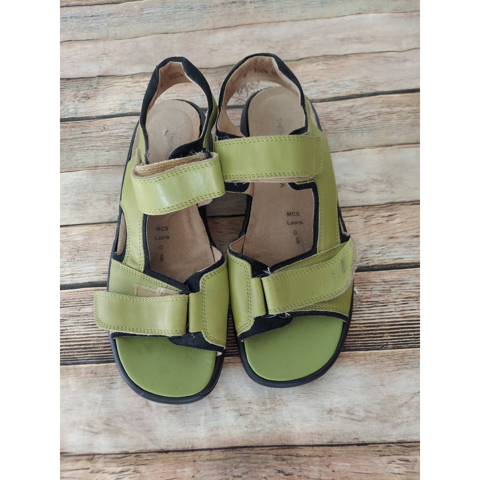 Theresia Women Leather Strappy Sandal Shoes Sz M US 9