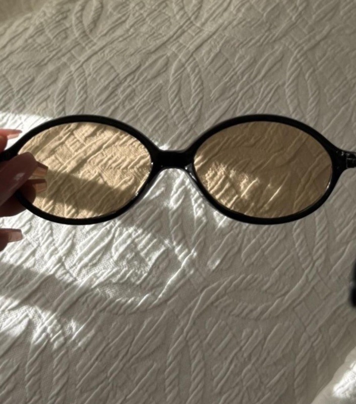 Oval Sunglasses Black Plastic Frame Brown Tinted Plastic Lenses Solid