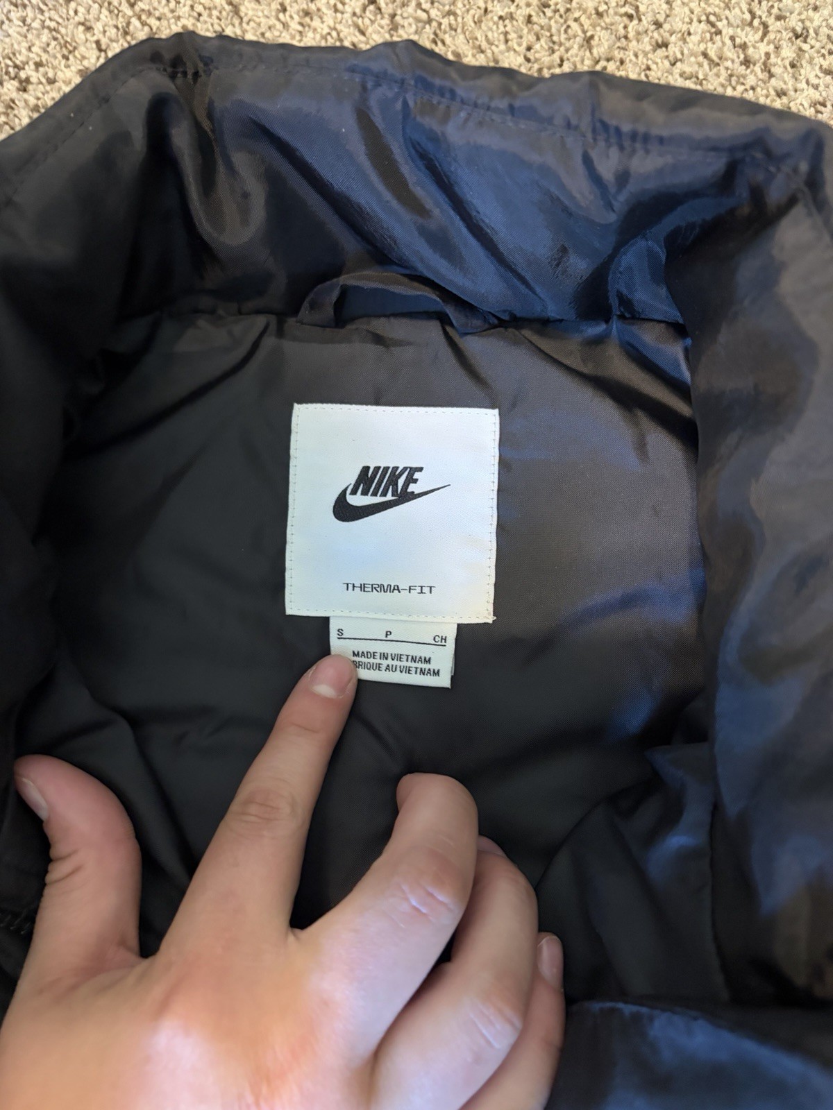 Nike Therma-FIT Women’s Black Quilted Puffer Vest Full Zip Small