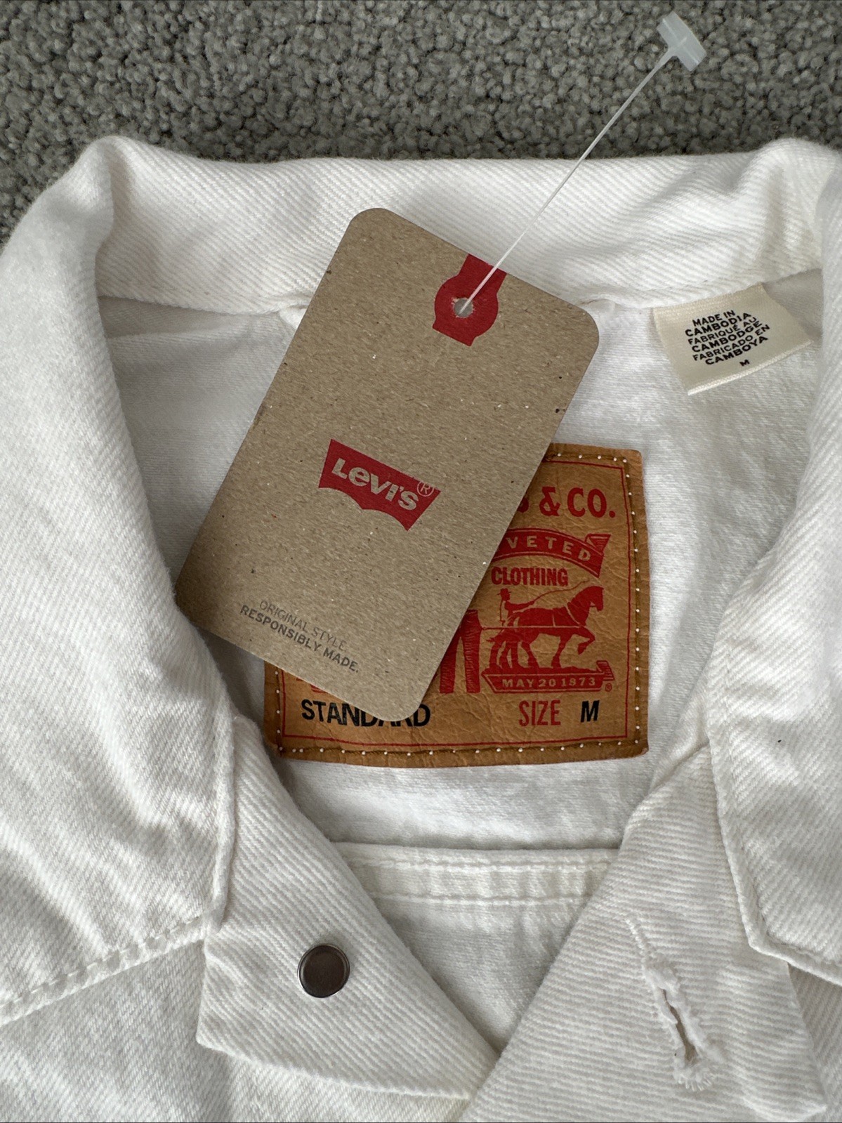 LEVI’S Men’s Medium Ivory White Denim Trucker Jacket Inner Pockets