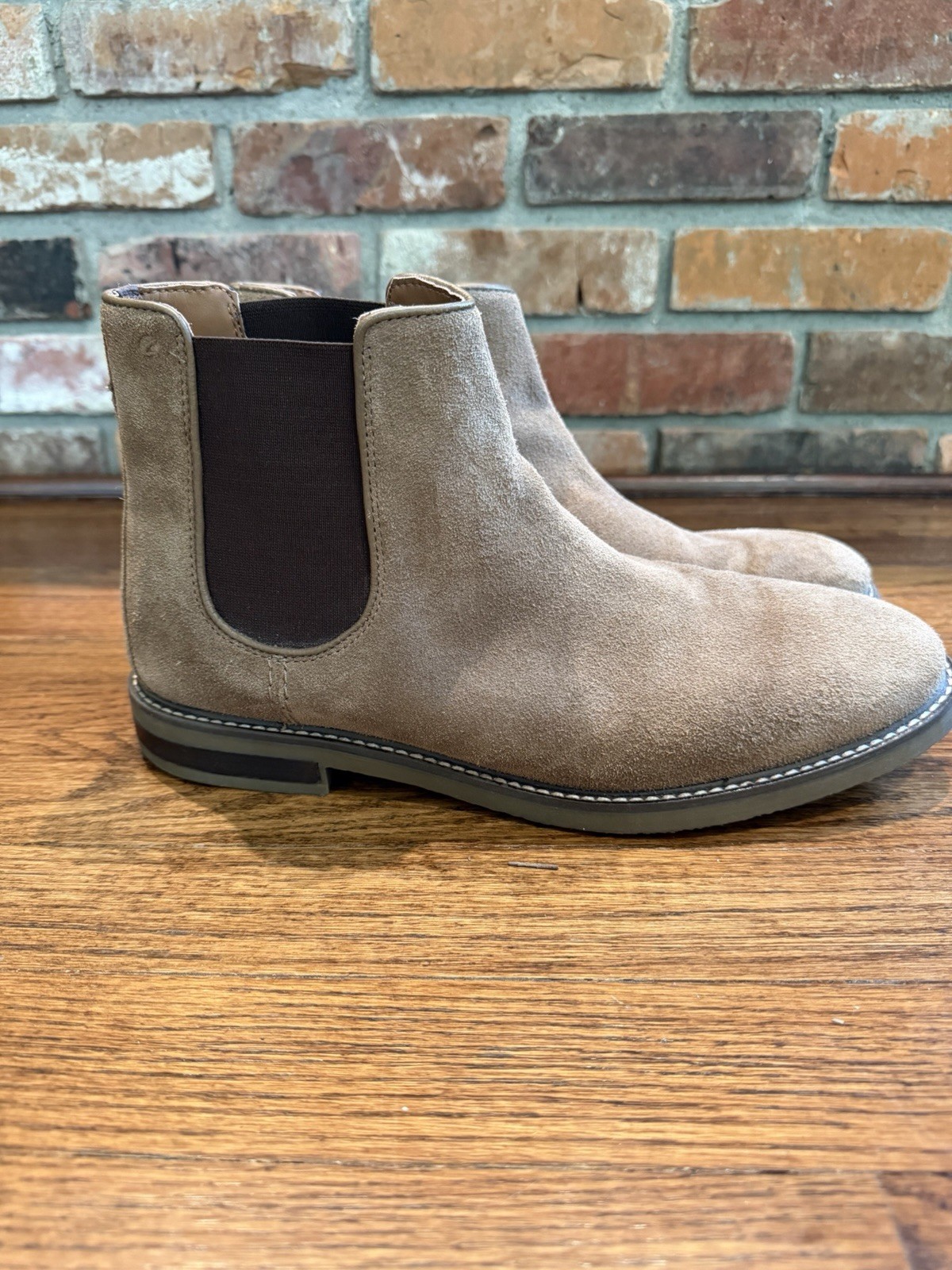 Clarks Collection Jaxen Chelsea Boots Mens 10.5 Taupe Suede Pull On Ankle Boot